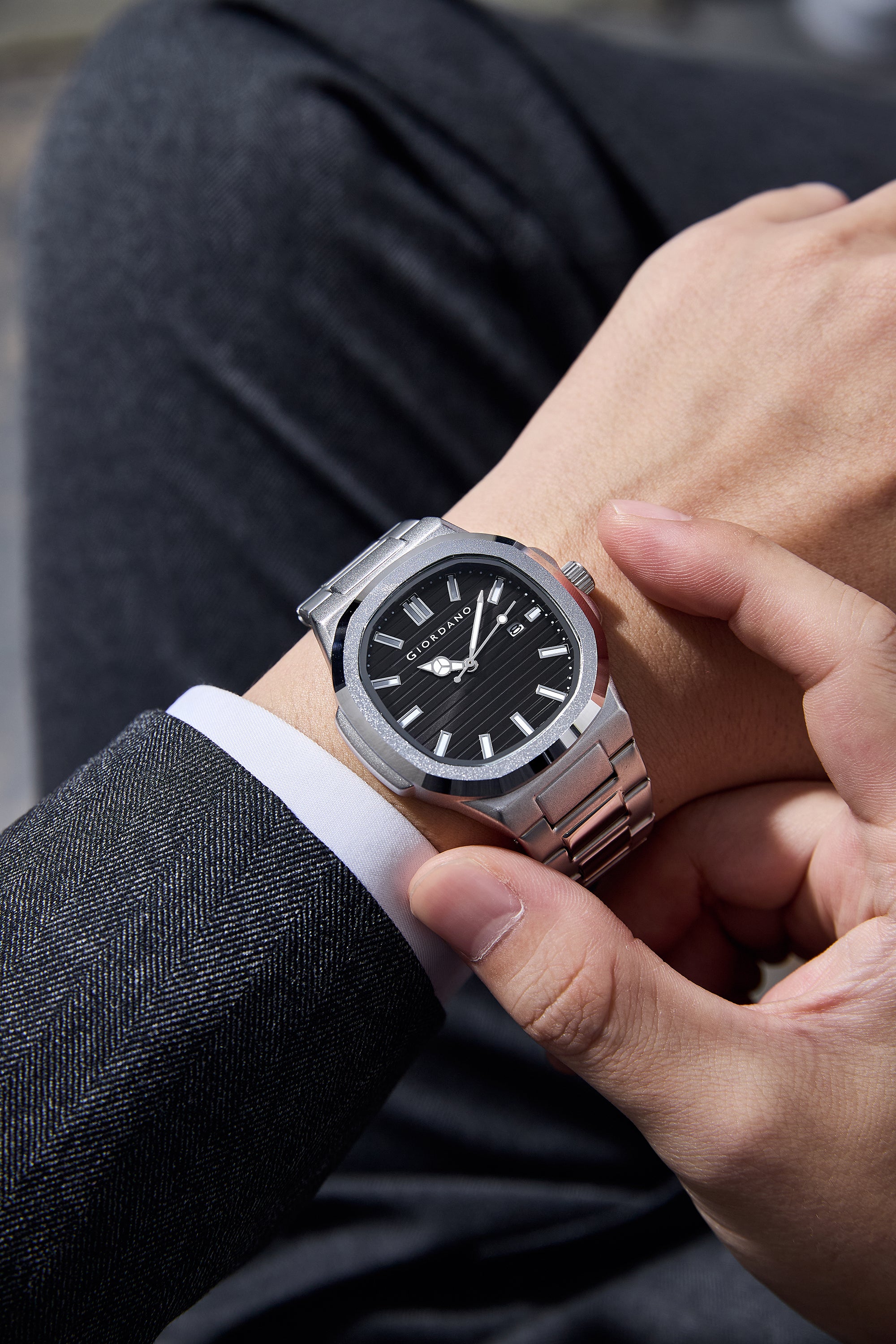 Giordano Analog Watch for Men – Textured Dial, Stainless Steel Strap, Date Display, Quartz Movement, Water Resistant | GZ-50134-22